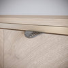 Tirador de muebles LEAF Edge Pull de 32 mm (longitud total de 60 mm) - Plateado mate perlado.