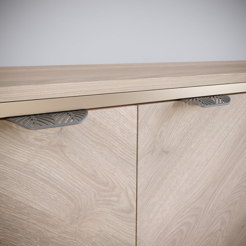 Tirador de muebles LEAF Edge Pull de 64 mm (longitud total de 118 mm) - Plateado mate perlado.